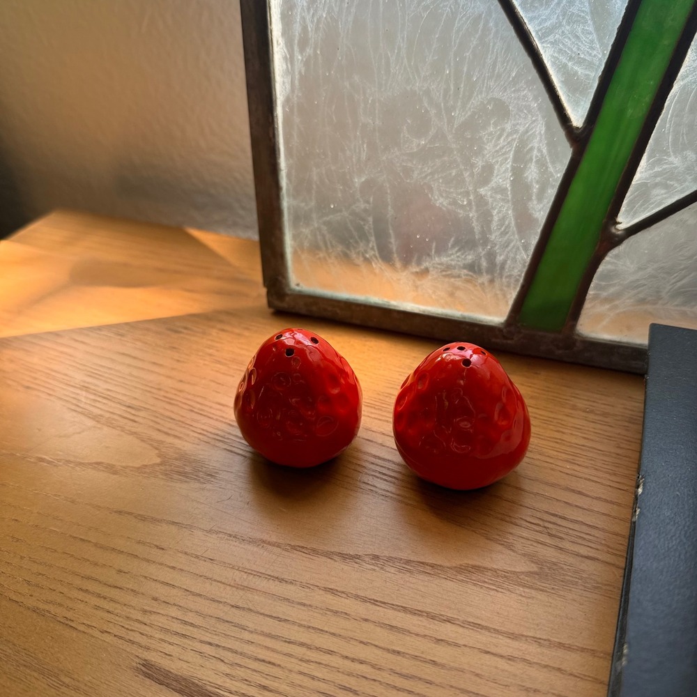 Vintage Strawberry Salt and Pepper Shakers Red Ceramic Japan Retro Kitsch Set